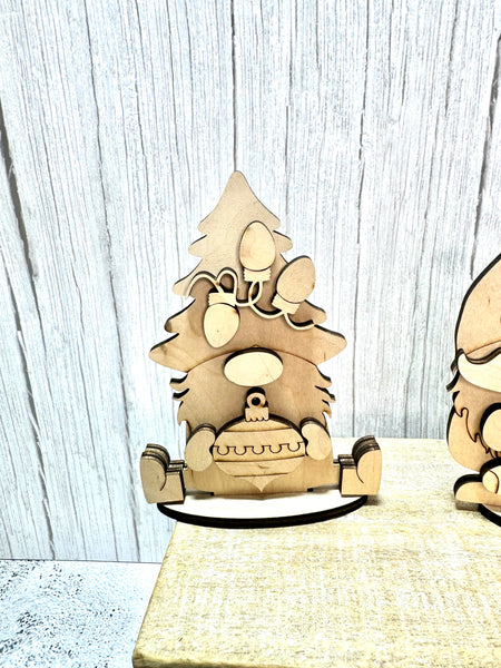 Set of 2 standing Christmas gnomes