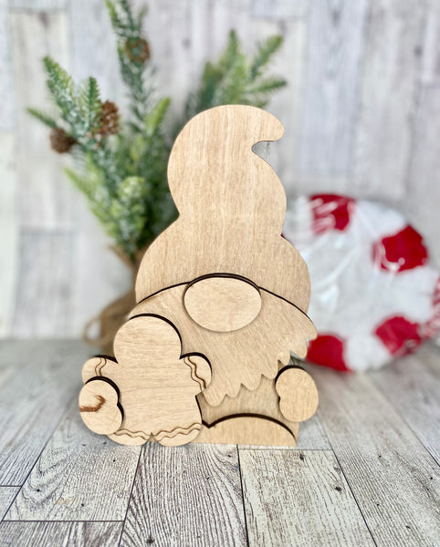 Gnome with gingerbread man shelf sitter DIY