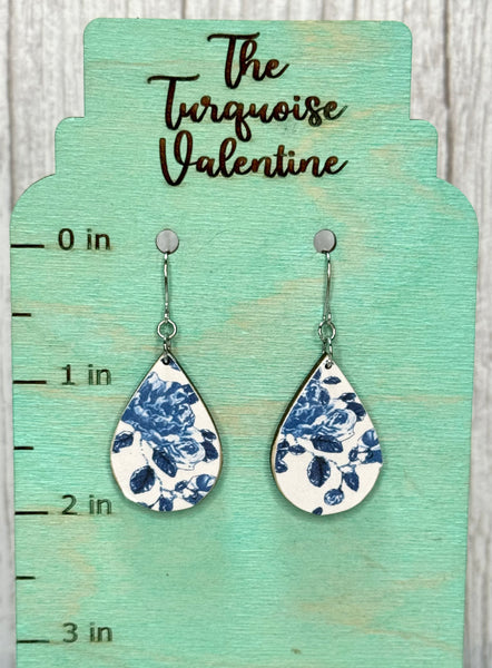 Blue and white small teardrop earrings