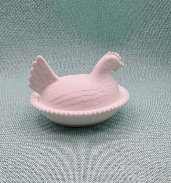 White 3D printed hen on the nest trinket dish