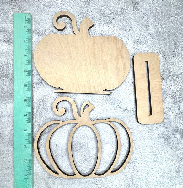 Standing pumpkin shelf sitter