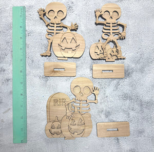 Set of 3 standing skeletons