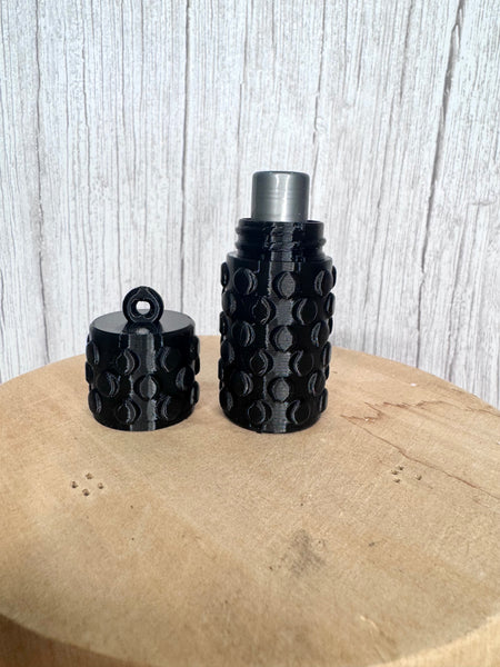 3D printed lip balm holder (black)