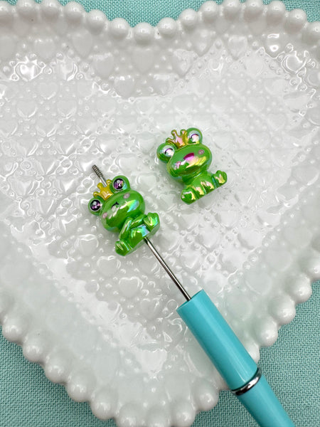 Acrylic frog beads (2)