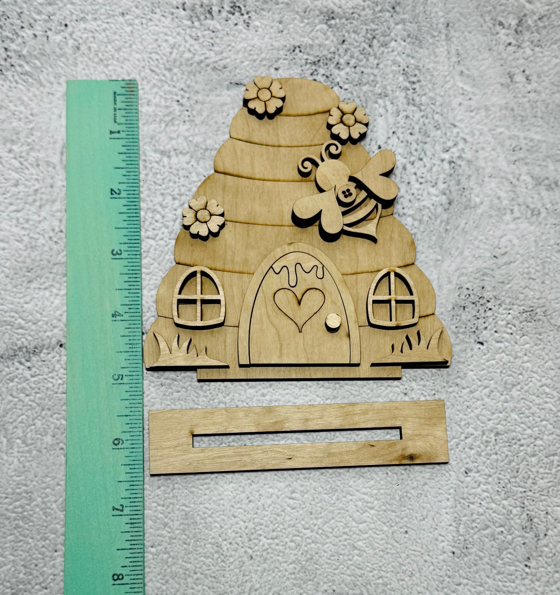 Bee house shelf sitter