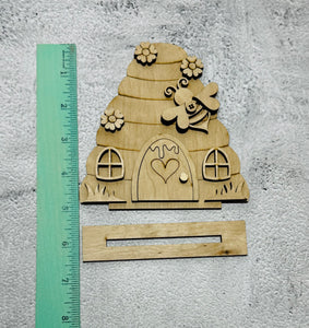Bee house shelf sitter