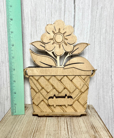 Interchangeable basket shelf sitter