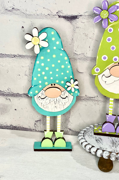 Spring standing gnome set of 2