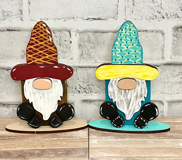 Set of 2 sitting gnomes DIY