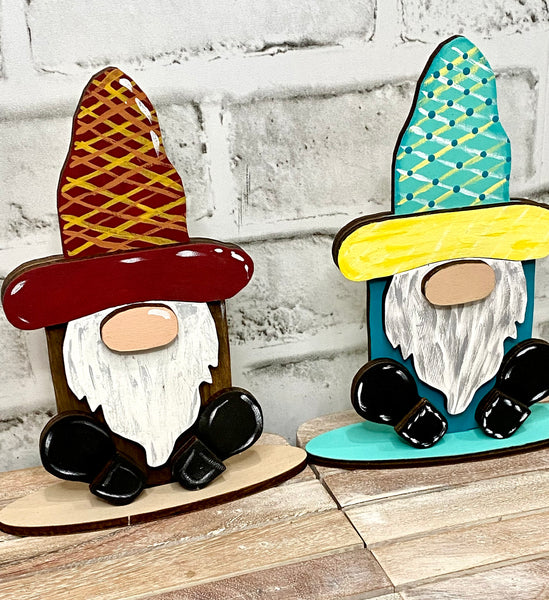 Set of 2 sitting gnomes DIY
